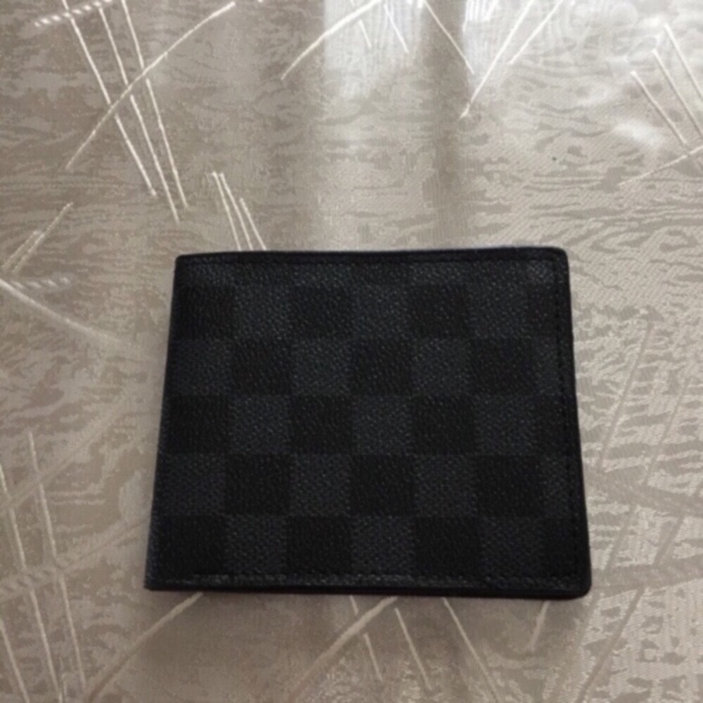 Man’s wallet